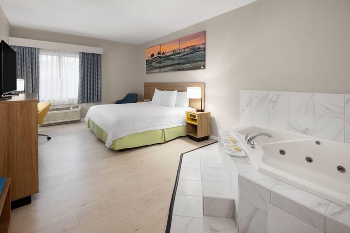 Days Inn & Suites by Wyndham Seaford