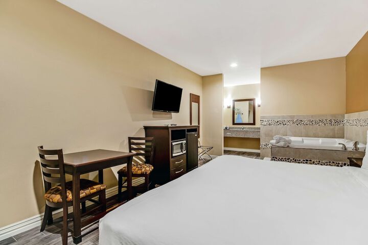 Room 16 of 30