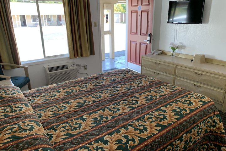 Room 5 of 14