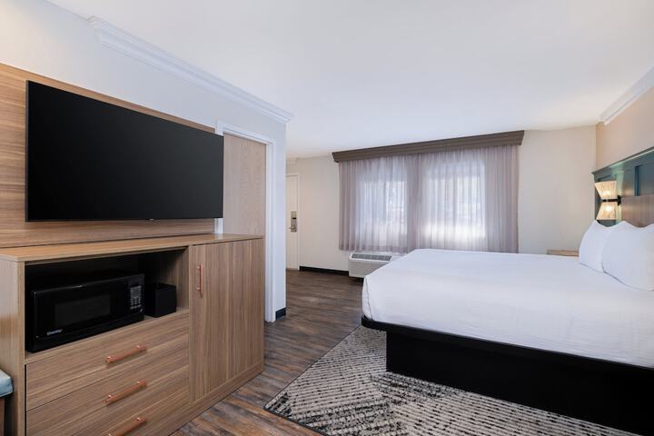 Room 106 of 149