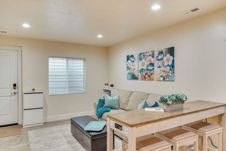 Modern Lehi Apartment: 2 Mi to Thanksgiving Point