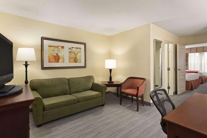 Room 5 of 23
