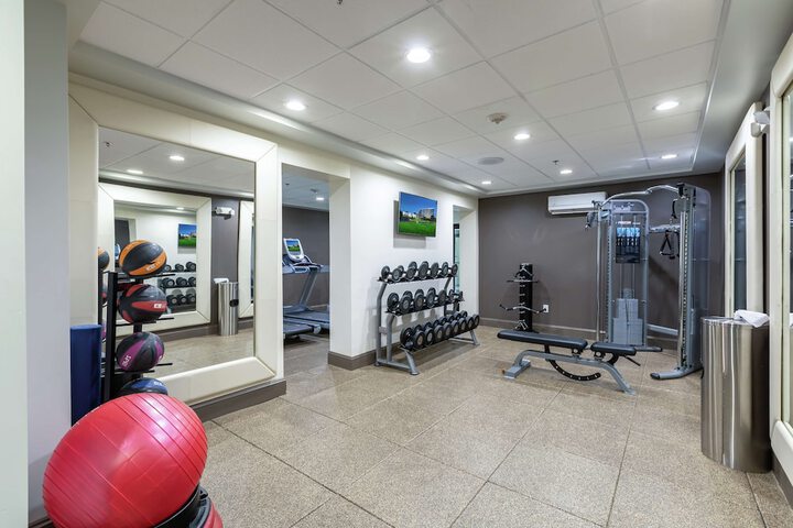 DoubleTree by Hilton Winston Salem - University