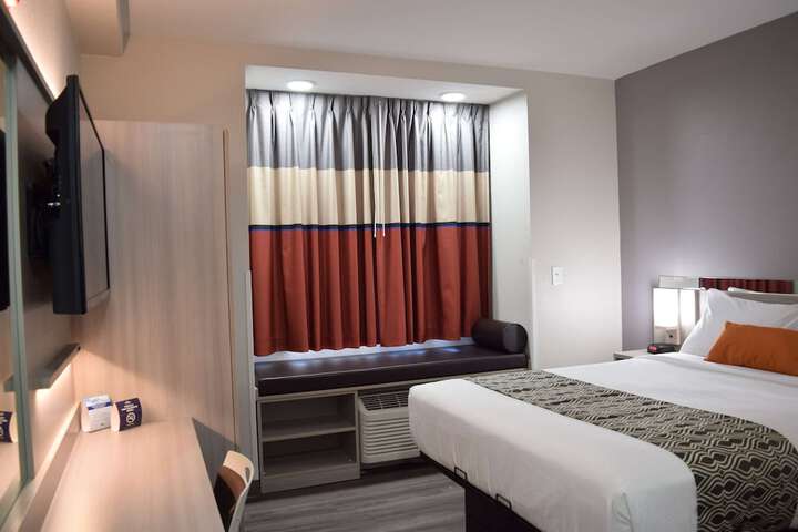 Room 37 of 53