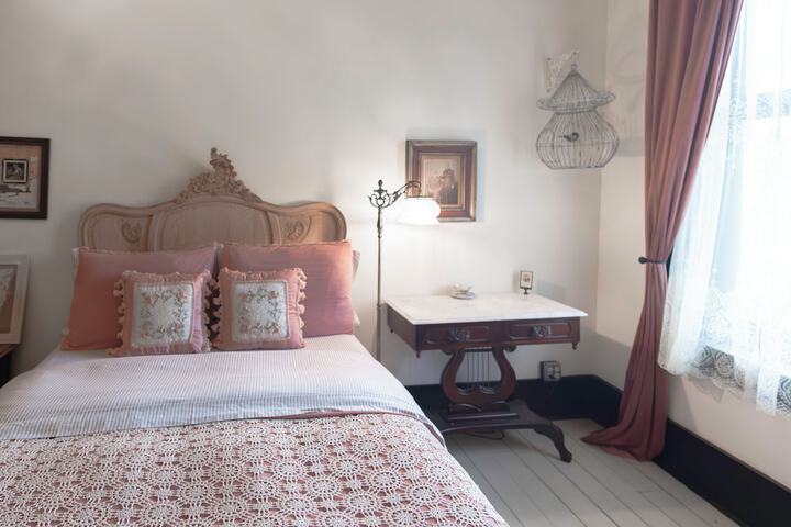 Room 49 of 60