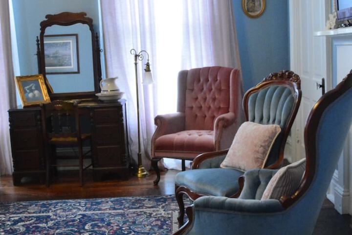 Room 27 of 63