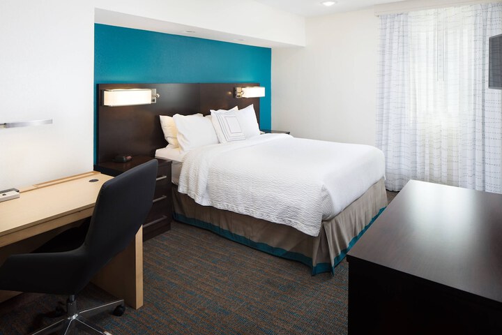 Room 15 of 27