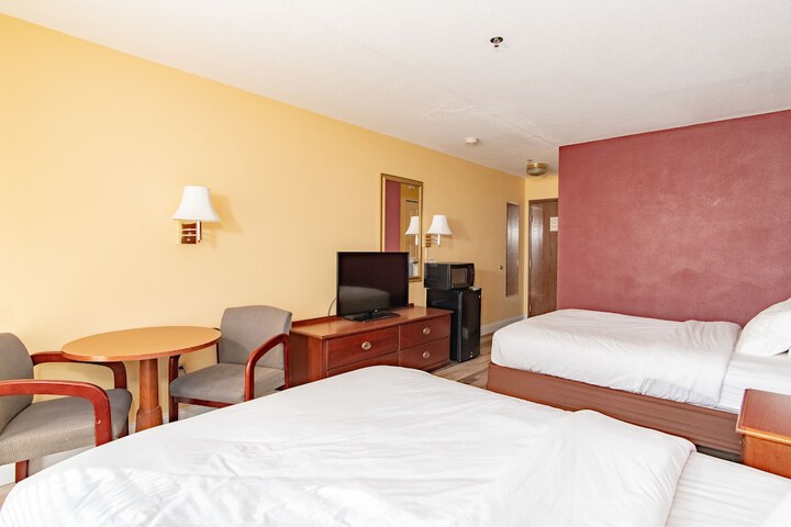 Room 174 of 199