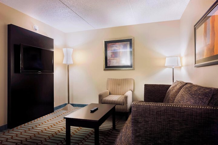 Delta Hotels by Marriott Fargo