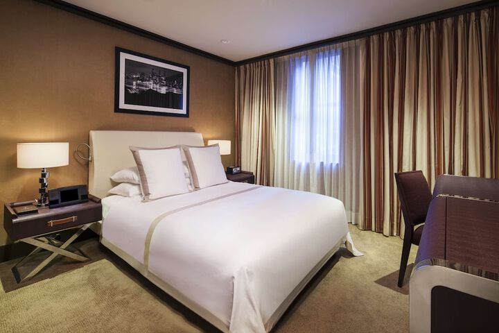 Room 28 of 70
