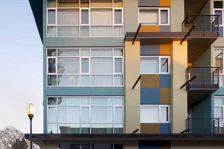 Art House Hotel and Suites