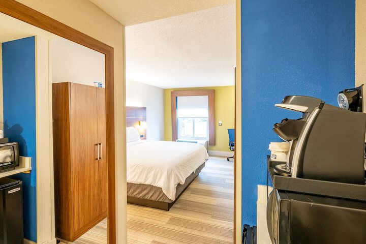 Room 21 of 50