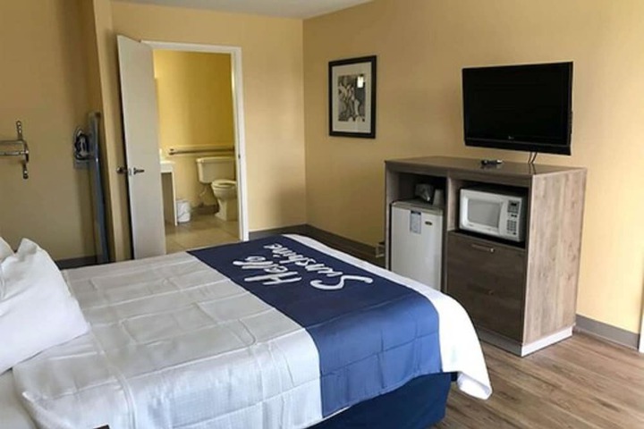 Room 16 of 20