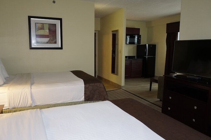 Room 25 of 32