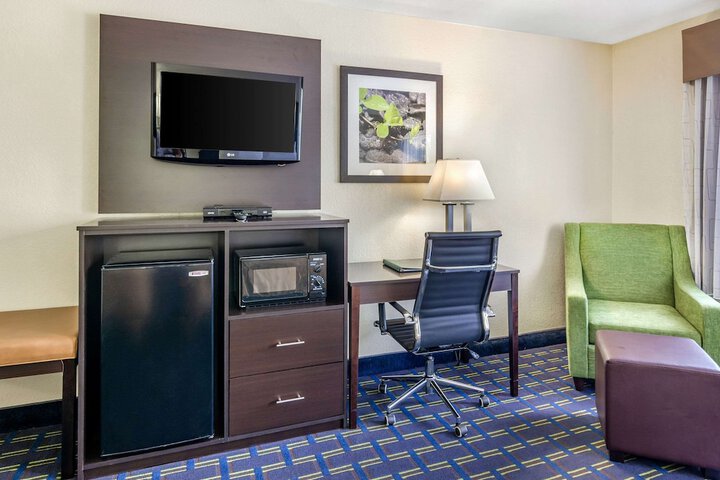 Room 11 of 22