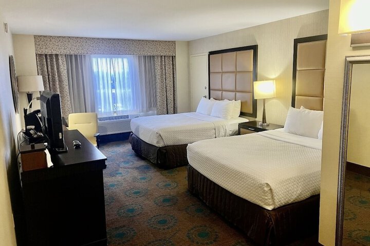 Room 9 of 25