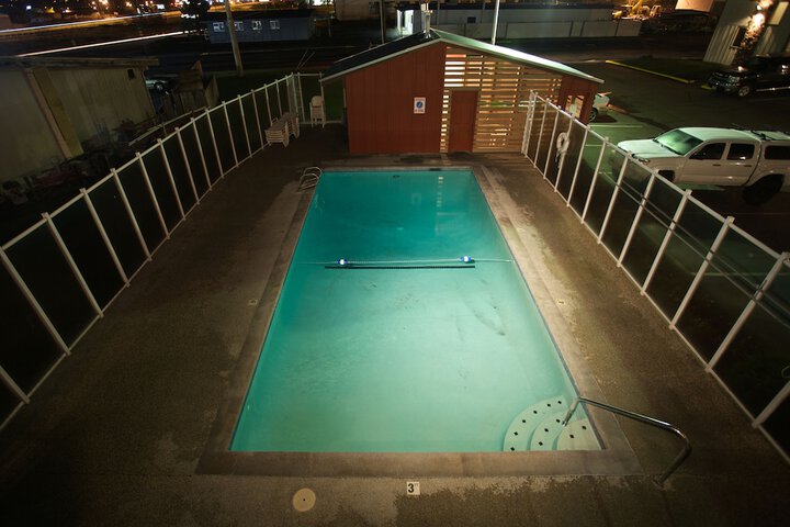 Pool 16 of 100