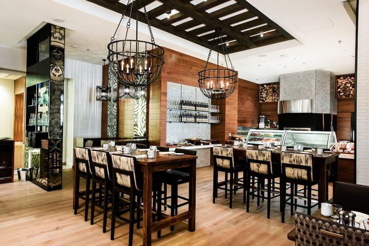Dining 96 of 174