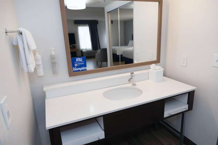 Hampton Inn Madison Huntsville Airport