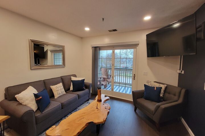 Grand Wood Suites