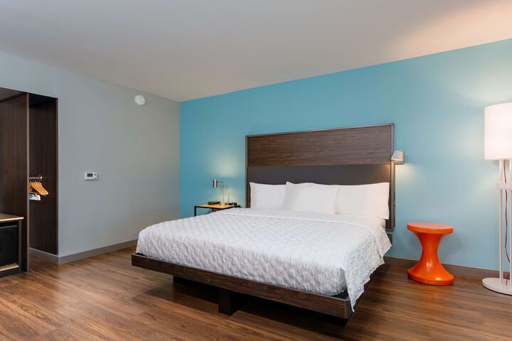 Room 8 of 23