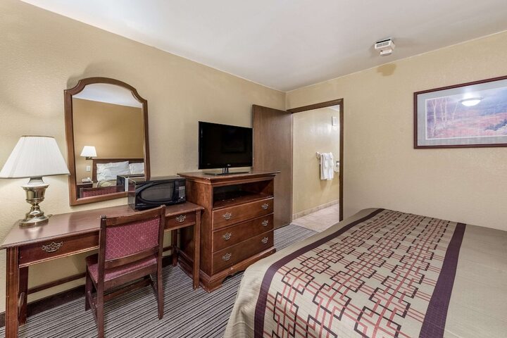 Room 20 of 39