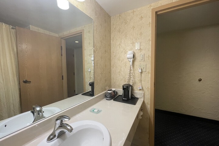 Room 82 of 105