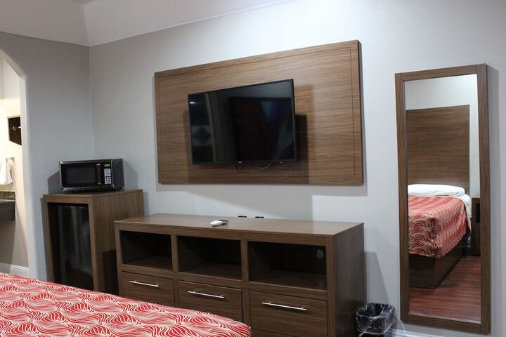 Room 10 of 13