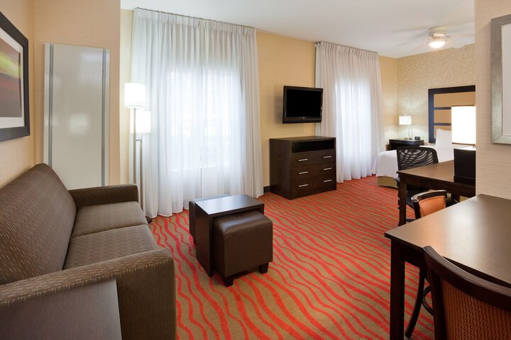 Room 25 of 39