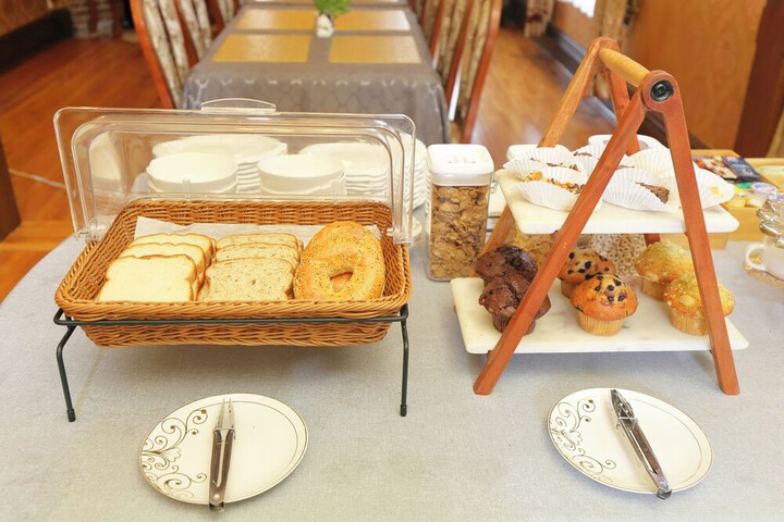 Breakfast/Coffee Service 219 of 252