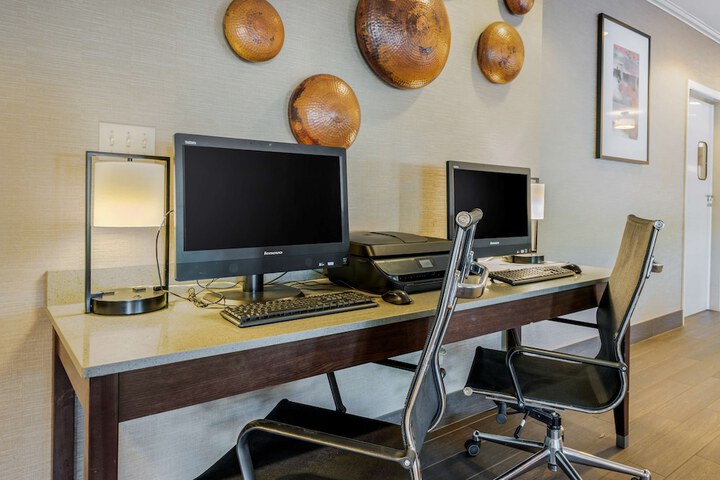 Business Center 38 of 38