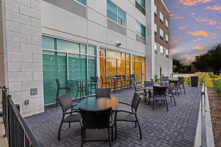 Holiday Inn Express & Suites Stafford NW - Sugar Land by IHG