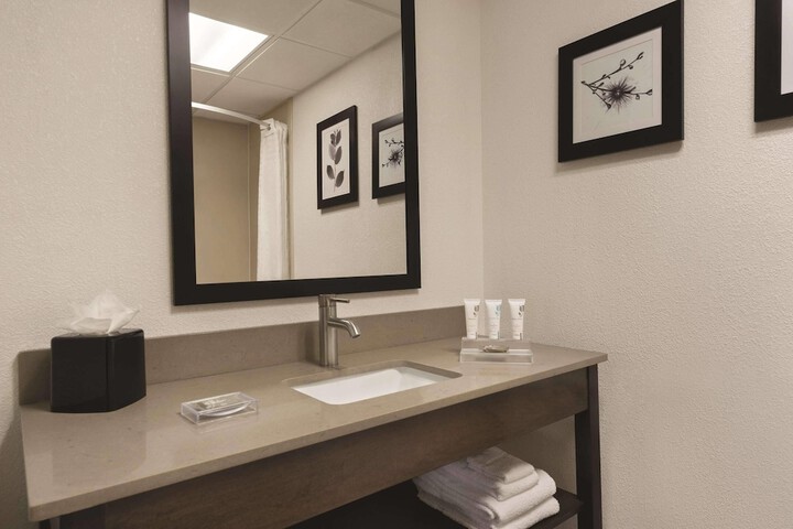 Country Inn & Suites by Radisson Raleigh-Durham Airport, NC