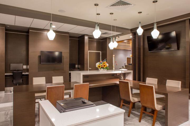 Business Center 25 of 25