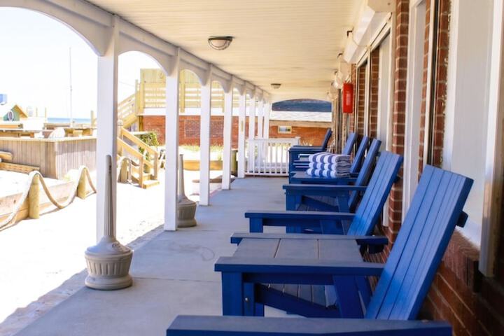 Colonial Inn Motel