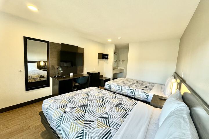 Room 15 of 23