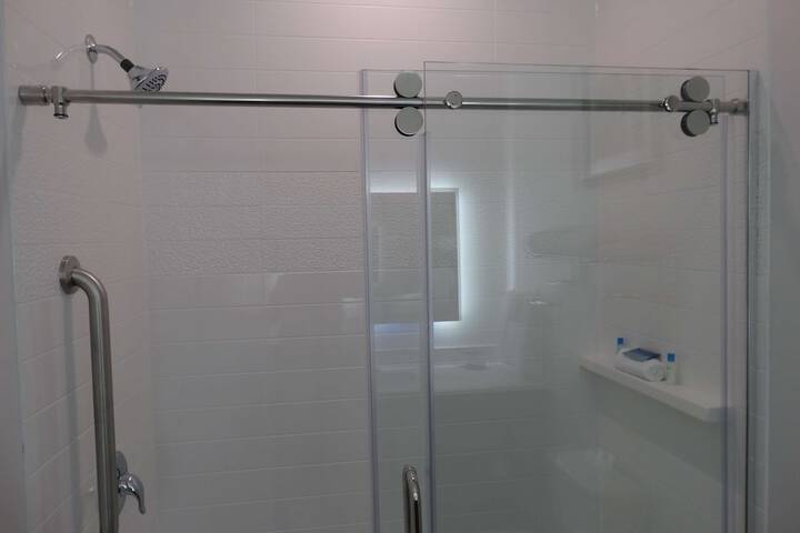 Room 15 of 34