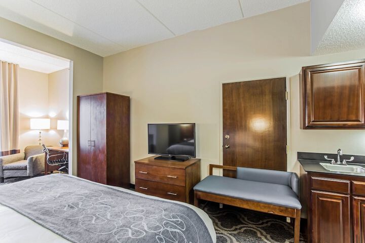 Room 27 of 49