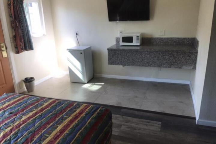Galleria Inn Montclair / Ontario