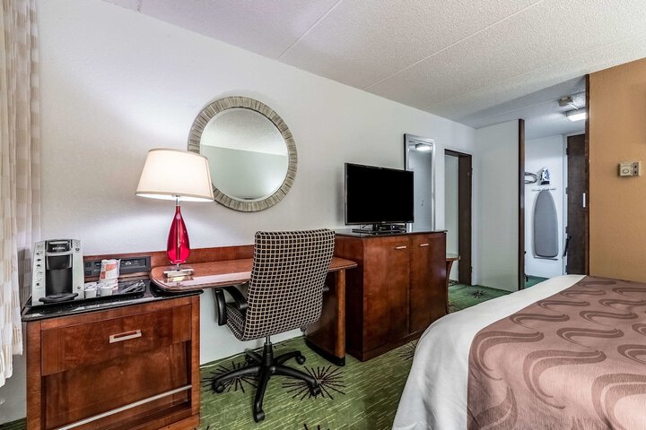 Room 16 of 36
