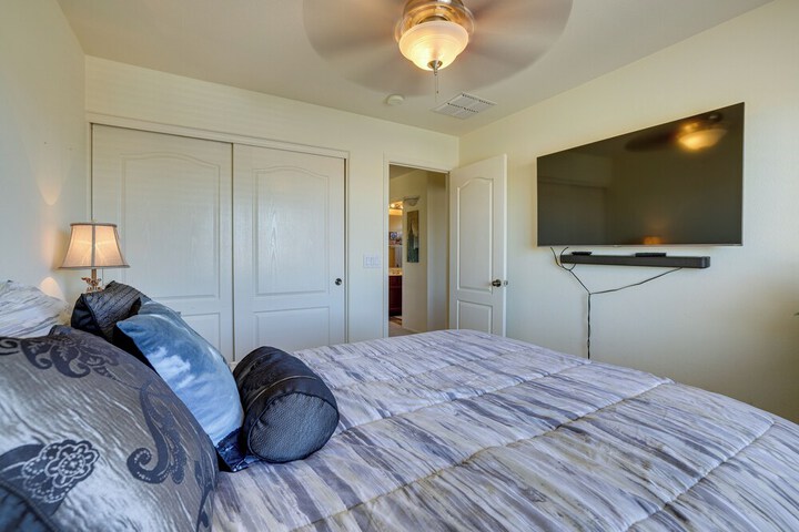 Spacious Maricopa Home Rental w / Pool & Hot Tub!
