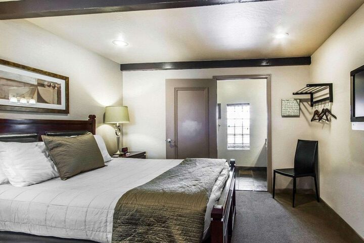 Room 31 of 42