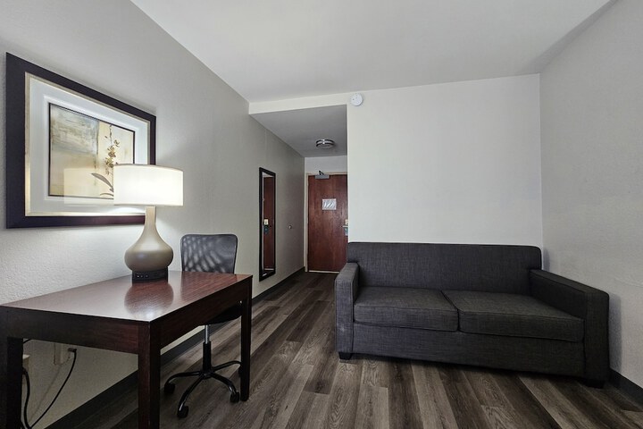 Quality Inn & Suites Lexington South