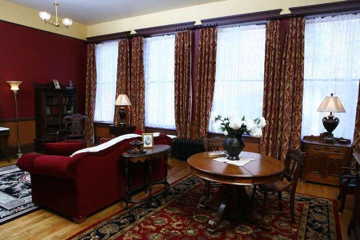 Martin & Mason Hotel