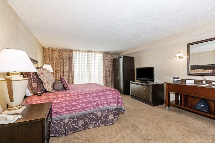 Room 16 of 32
