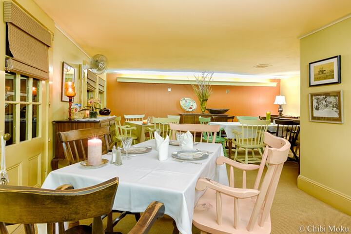 Dining 62 of 89
