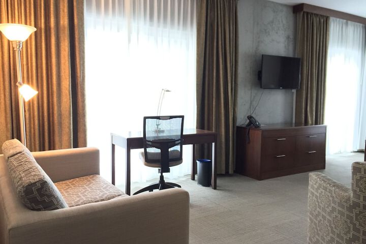 Room 16 of 43