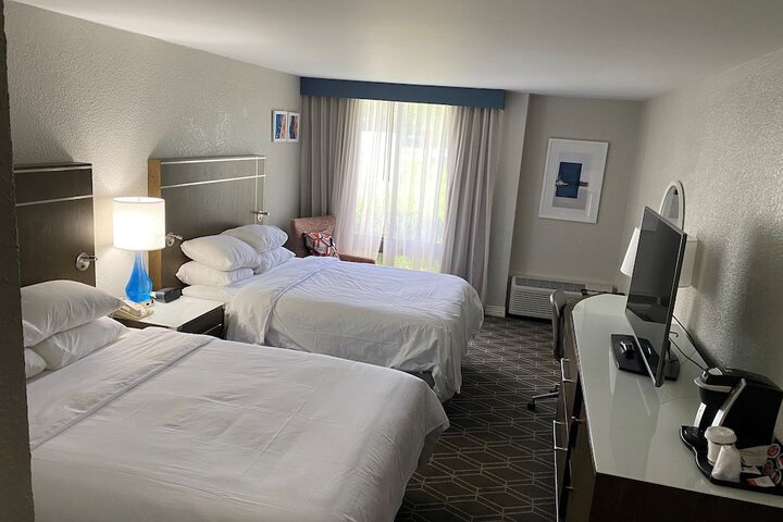 Room 27 of 81