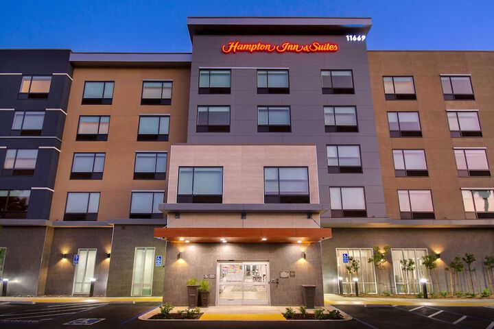 Hampton Inn & Suites Ontario Rancho Cucamonga