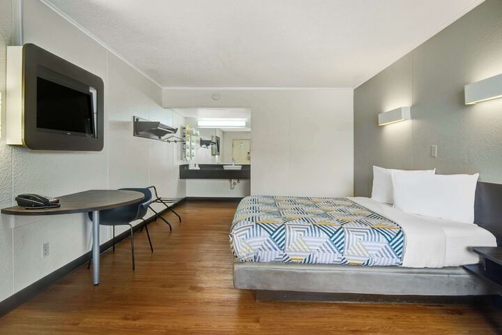 Room 34 of 39